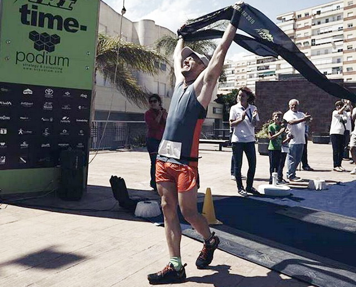 Ultra-Tri Costa Tropical, con Marc Puig como vencedor, se corona como el ultraman más duro del mundo.